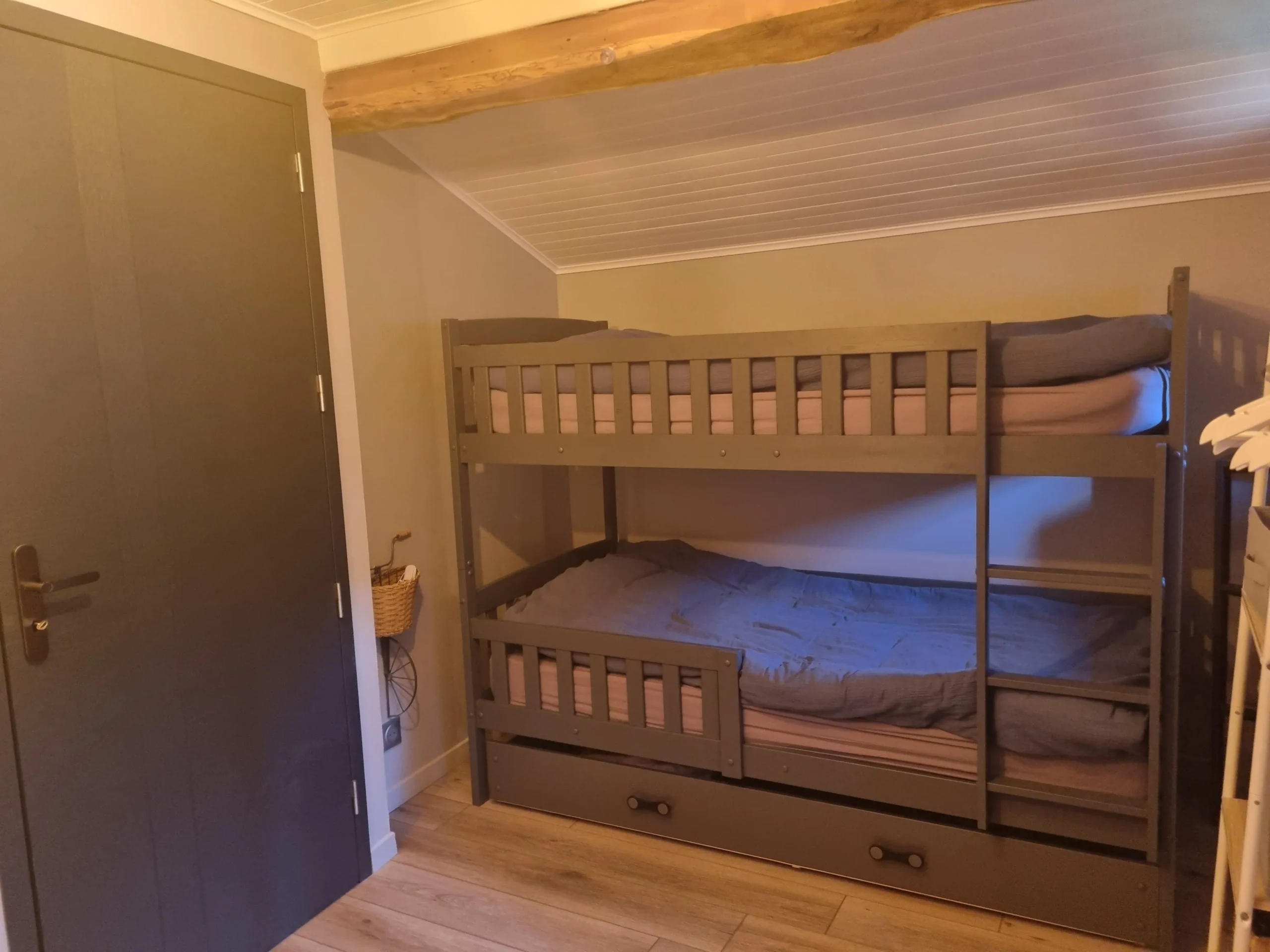 LITS-SUPERPOSES-CHAMBRE-ENFANTS-GAIA-min